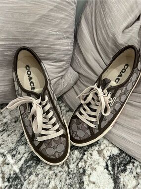 Coach Brown Signature Canvas Low-Top Sneakers with Beige Laces